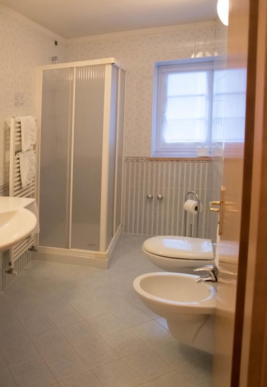 Hotel Nes Crepes Pozza di Fassa Ruang foto