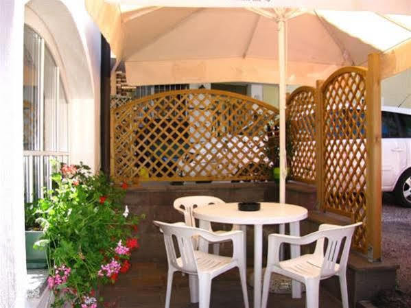 Hotel Nes Crepes Pozza di Fassa Bagian luar foto